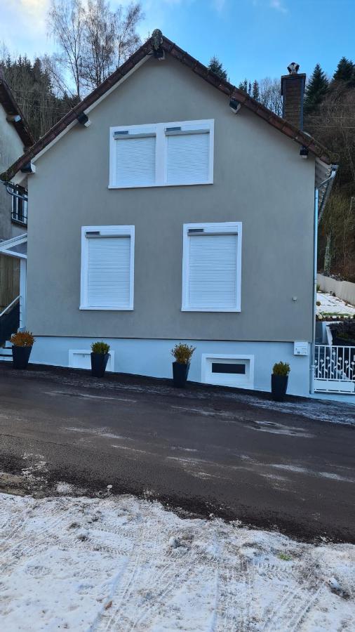 Stunning 4-Bed House In La Bourboule Vila Exterior foto