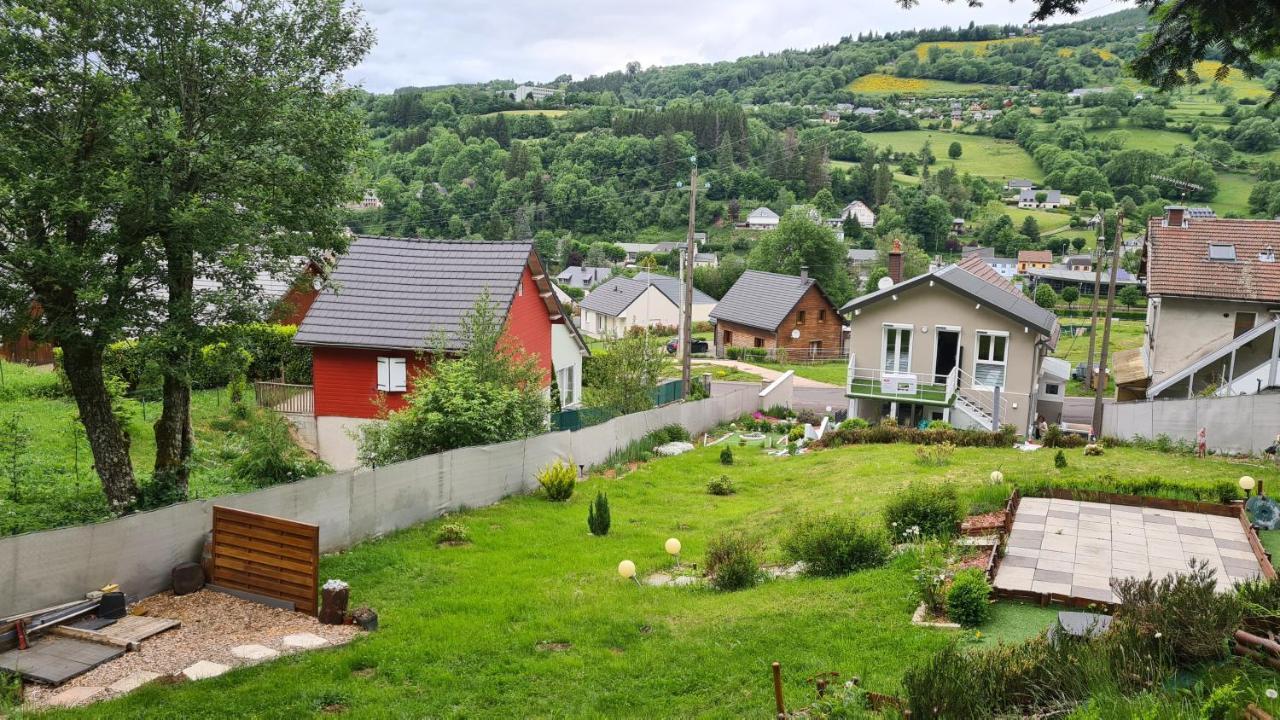 Stunning 4-Bed House In La Bourboule Vila Exterior foto