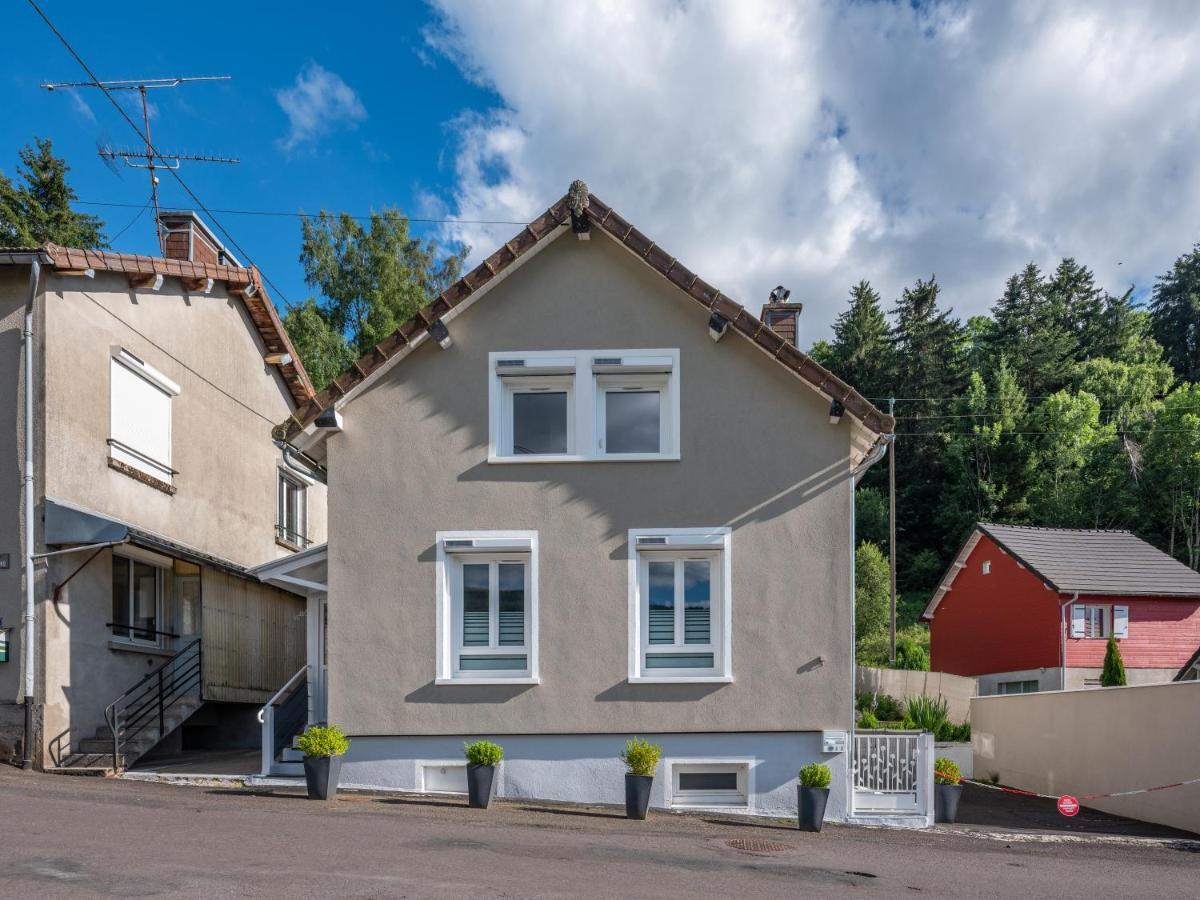 Stunning 4-Bed House In La Bourboule Vila Exterior foto