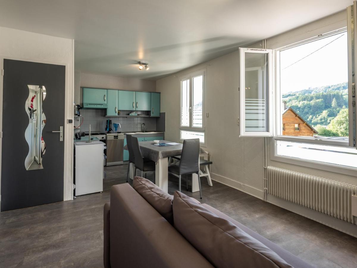 Stunning 4-Bed House In La Bourboule Vila Exterior foto