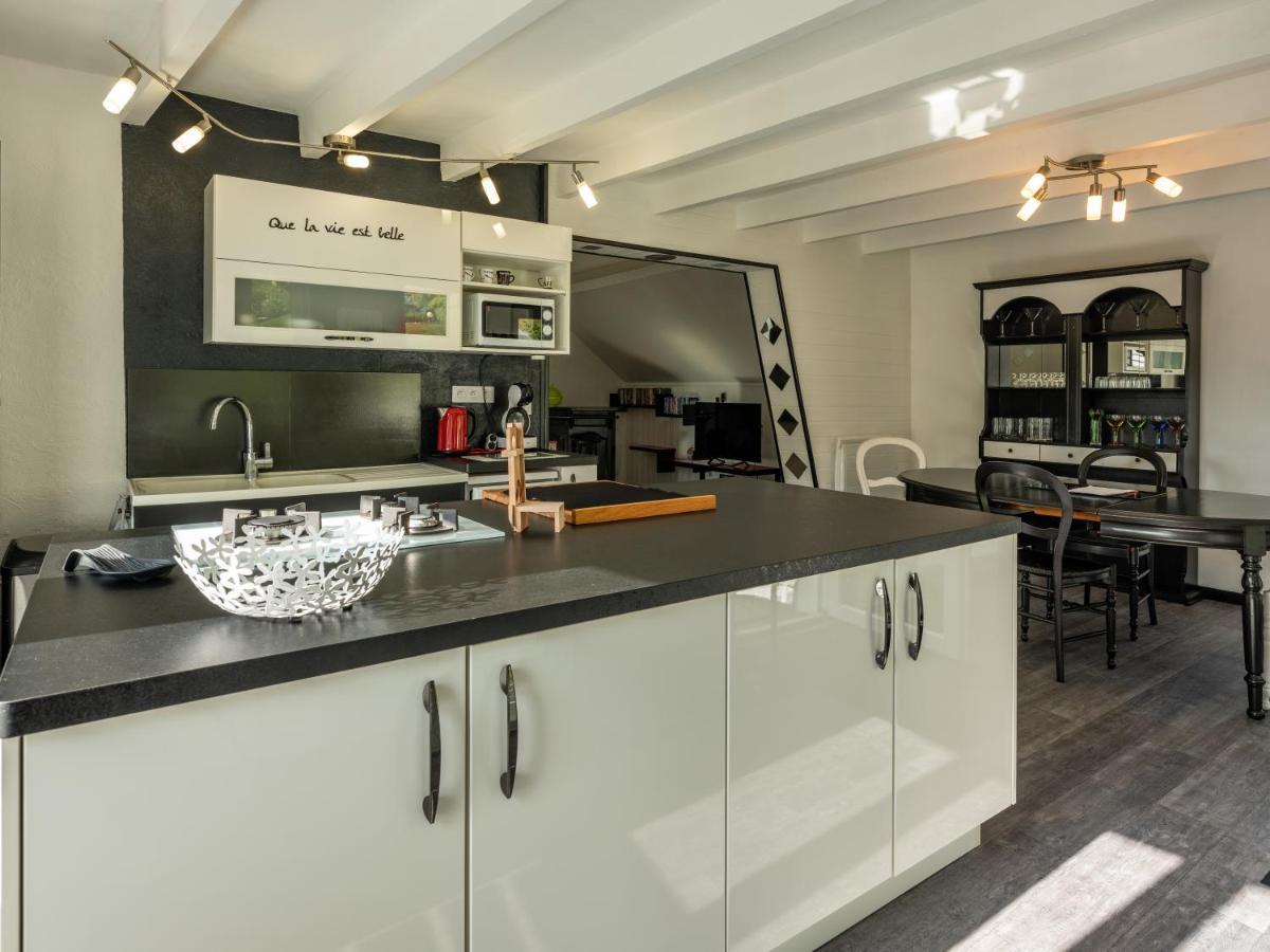 Stunning 4-Bed House In La Bourboule Vila Exterior foto